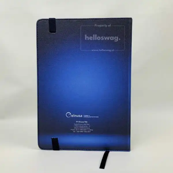 Buku Agenda Berbahan Kulit Dilengkapi Karet Pengunci dan Desain Grafis Custom 4