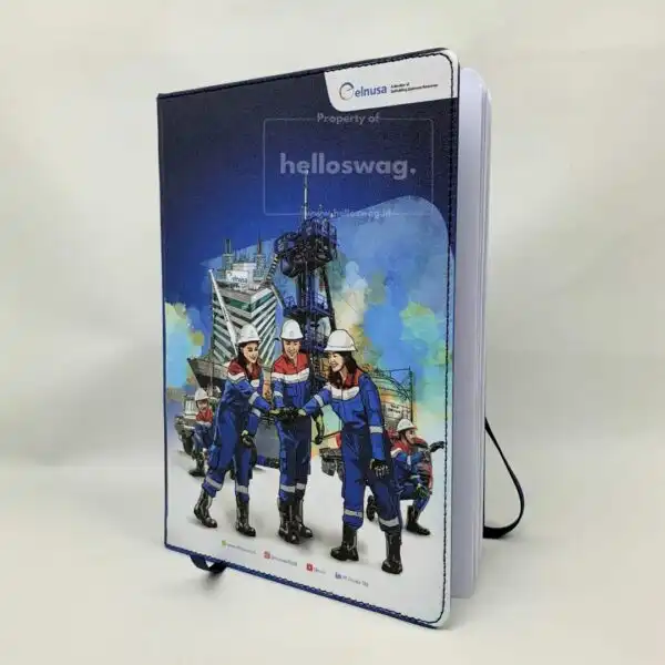 Buku Agenda Berbahan Kulit Dilengkapi Karet Pengunci dan Desain Grafis Custom 5