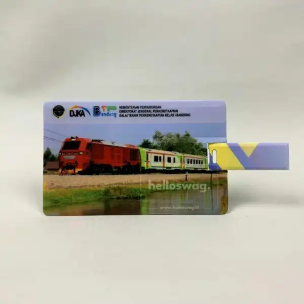 Flashdisk Model Kartu Bahan Plastik Dengan Desain Grafis dan Logo Custom 5