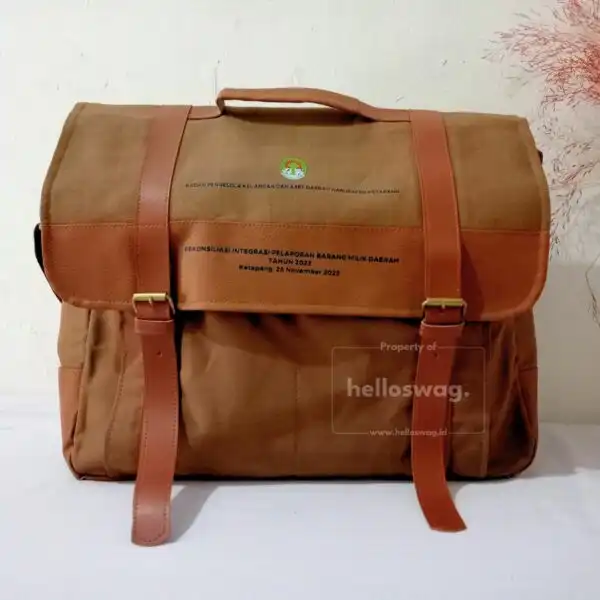 Tas Slingbag Selempang Dengan Bahan Kulit dan Custom Logo 3