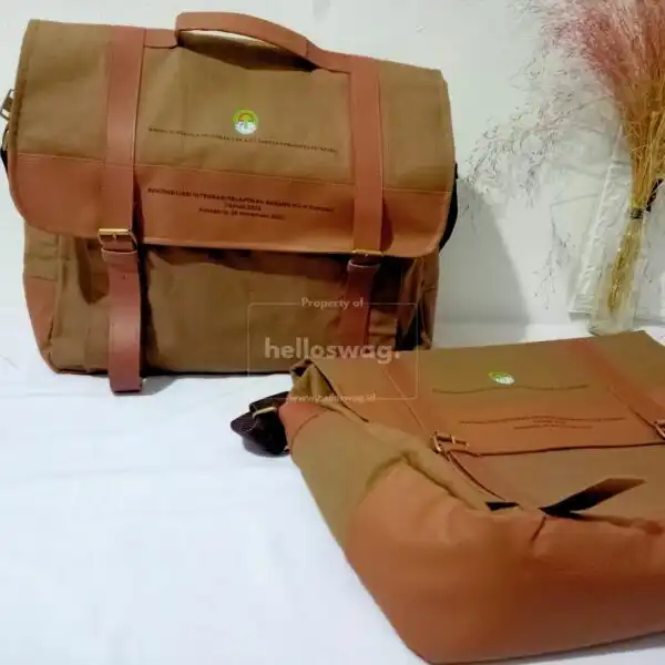 Tas Slingbag Selempang Dengan Bahan Kulit dan Custom Logo 4