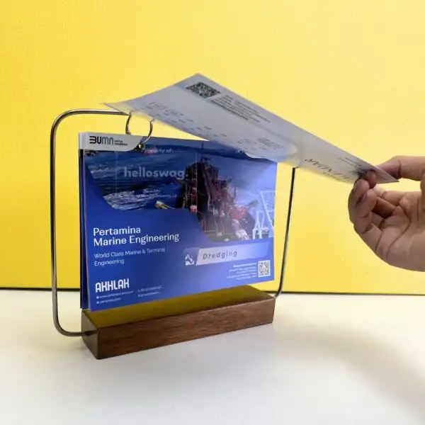 Kalender Meja Dengan Dudukan Kayu Custom (2)