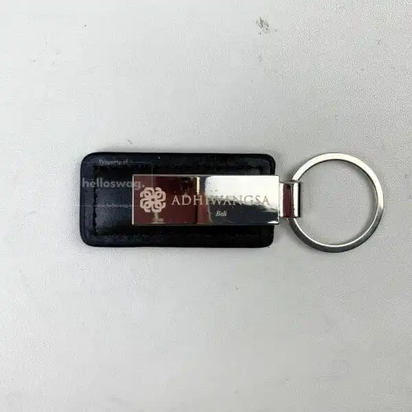 Aksesoris Gantungan Kunci Berbahan Kombinasi Kulit Dengan Logo Perusahaan 5