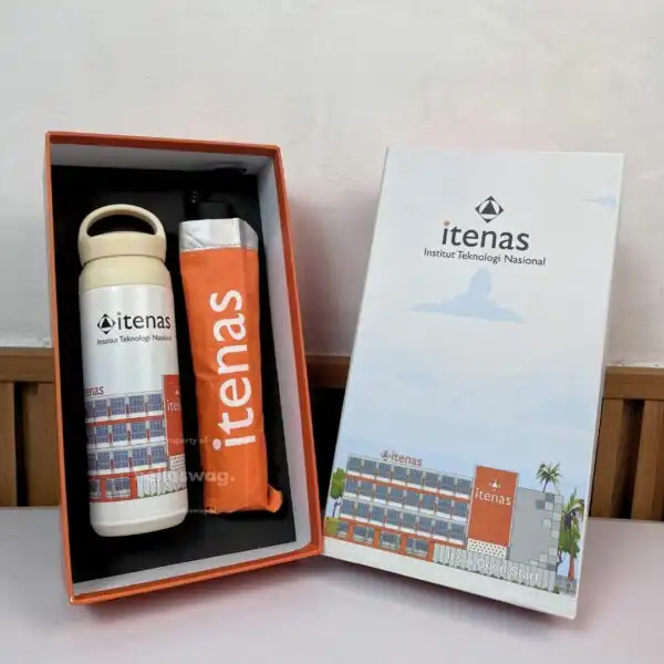 Gift Set Berisi 2 Item yaitu Tumbler Stainless dan Payung Lipat Custom Desain Grafis 3