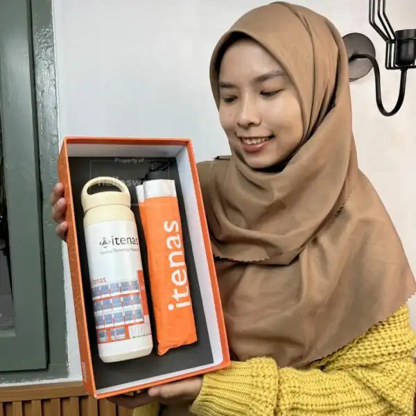 Gift Set Berisi 2 Item yaitu Tumbler Stainless dan Payung Lipat Custom Desain Grafis 6