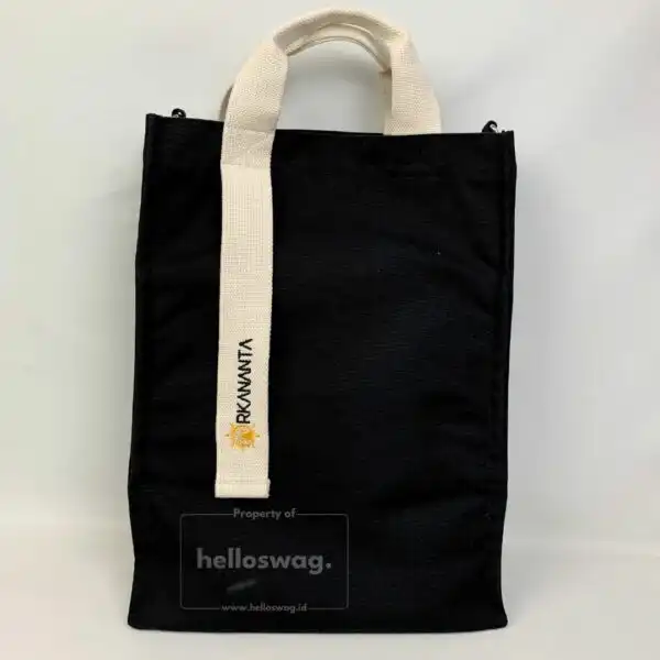 Souvenir Event Gift Set Berisi Buku Agenda Mug Keramik Kalender Meja dan Tas Totebag Custom Desain dan Logo 7