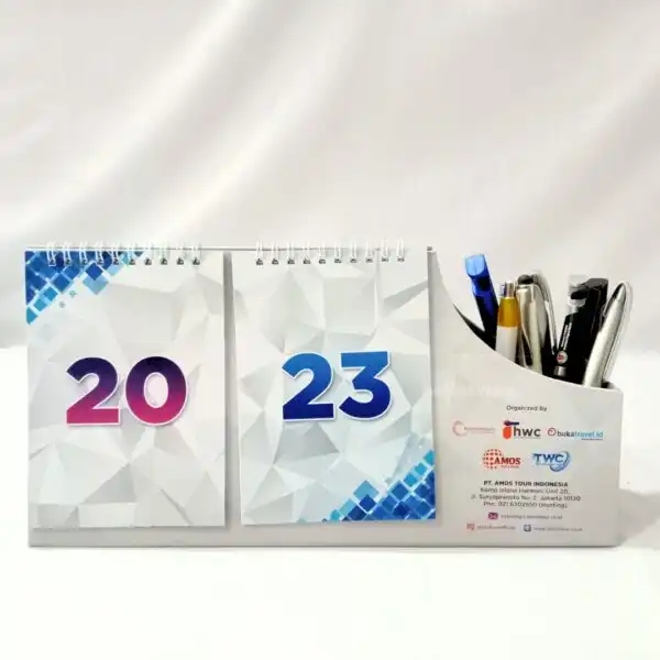 Kalender Meja Dengan Tempat ATK 2