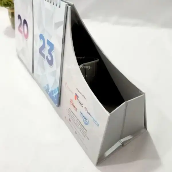 Kalender Meja Dengan Tempat ATK 4
