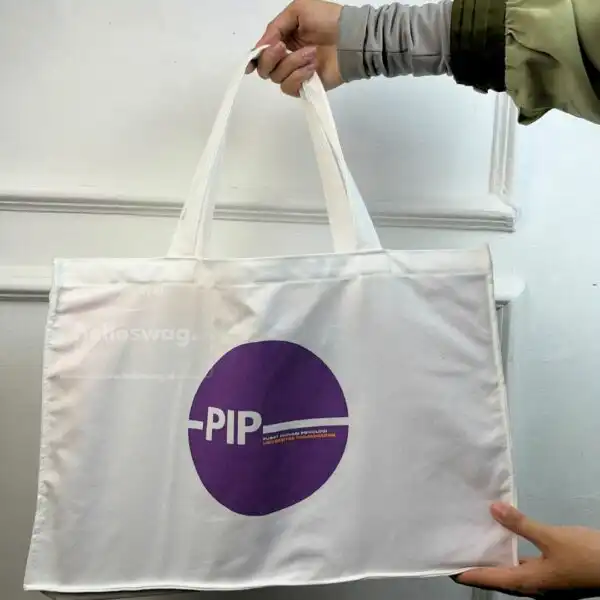 Tas Souvenir Totebag Dengan Bahan Kanvas dan Logo Custom Perusahaan 5