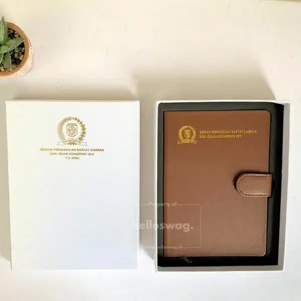 Buku Agenda Berbahan Kulit Dengan Blok Lem Dilengkapi Custom Logo Gold Foil 3