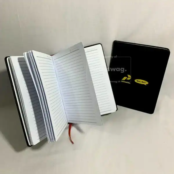 Buku Agenda Berbahan Kulit Dengan Blok Lem Dilengkapi Custom Logo Gold Foil 7