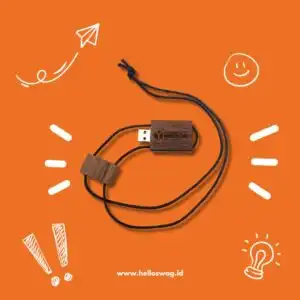 Flashdisk Bahan Kayu Dengan Logo Grafir Dilengkapi Tali Icon