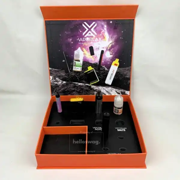 Magnetic Closure Box With Partition - Image 9