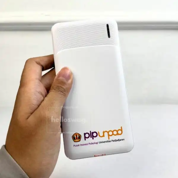 Souvenir Elektronik Powerbank Dengan Custom Logo dan Merk Terkenal 2