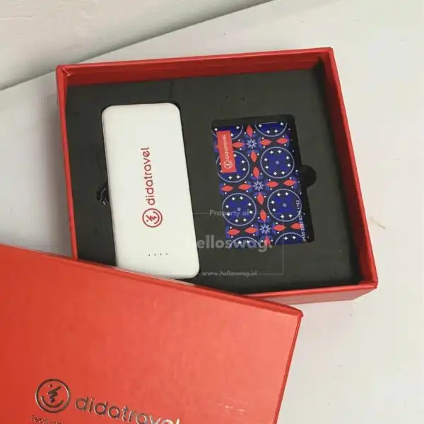Souvenir Elektronik Powerbank Dengan Custom Logo dan Merk Terkenal 8