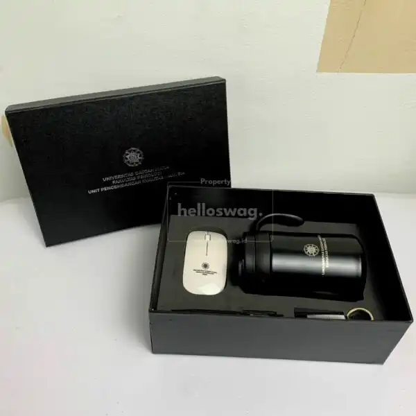 Gift Set Berisi Pulpen Tumbler Mug Gantungan Kunci Kulit dan Mouse Wireless Dilengkapi Custom Logo dan Desain 5