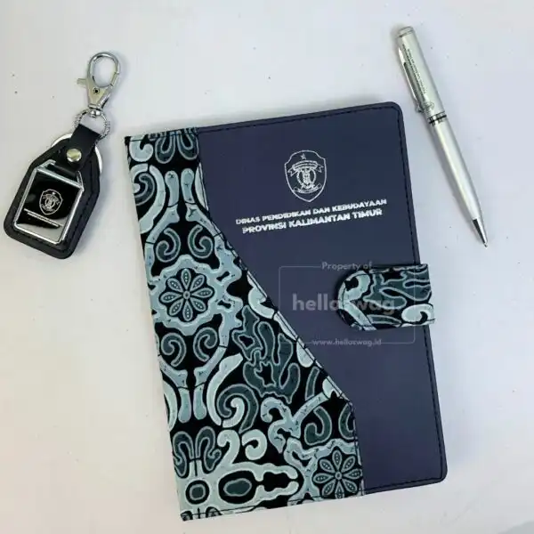 Souvenir Gift Set Buku Agenda Motif Batik Pulpen Stainless dan Gantungan Kunci Kulit 7