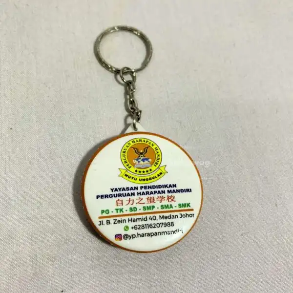 Aksesoris Gantungan Kunci Berbahan Plastik Dapat Custom Logo dan Desain 2