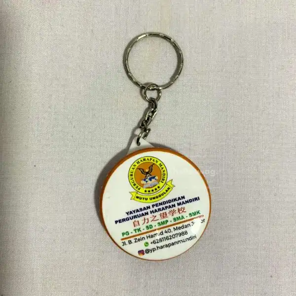 Aksesoris Gantungan Kunci Berbahan Plastik Dapat Custom Logo dan Desain 4