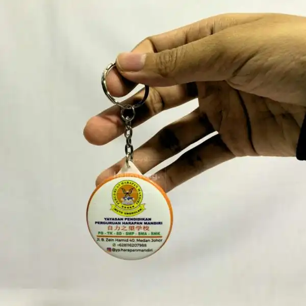 Aksesoris Gantungan Kunci Berbahan Plastik Dapat Custom Logo dan Desain 5