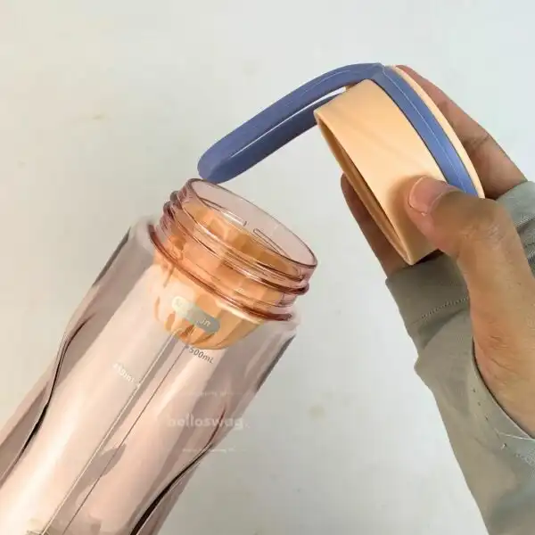 Botol Tumbler Berbahan Plastik Dengan Pilihan Model Beragam 4