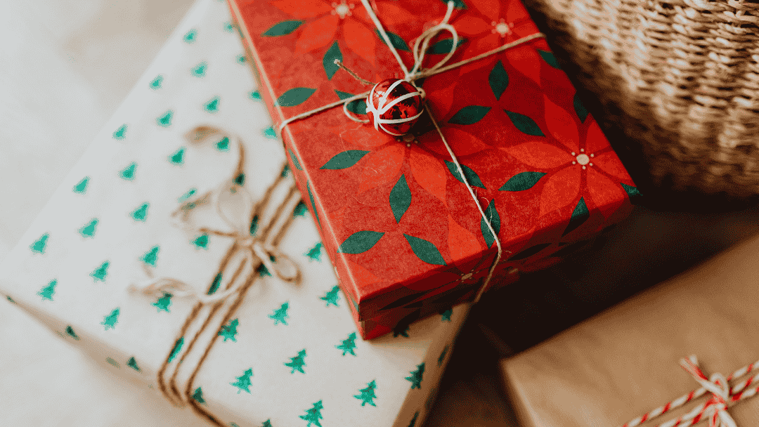 Hadiah Tahun Baru Untuk Teman, Pacar, dan Orang Tua