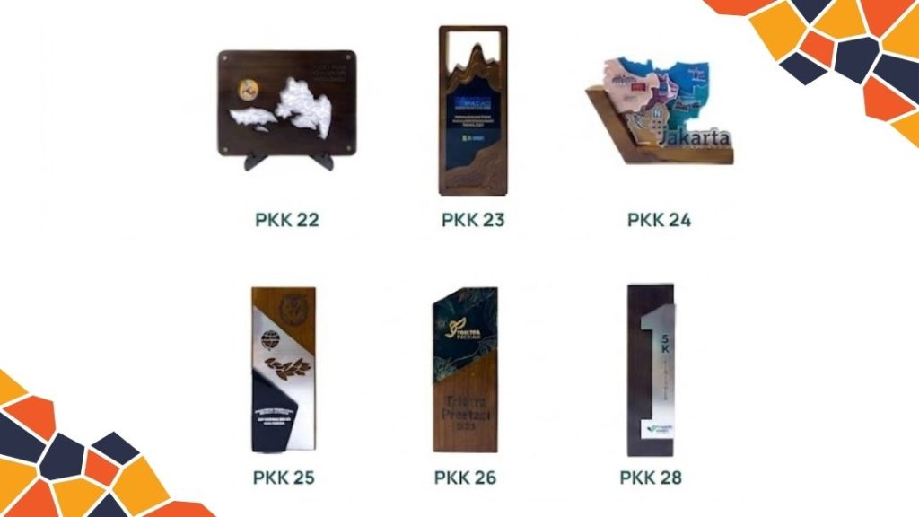 6 Desain Plakat Kayu Untuk Souvenir Event