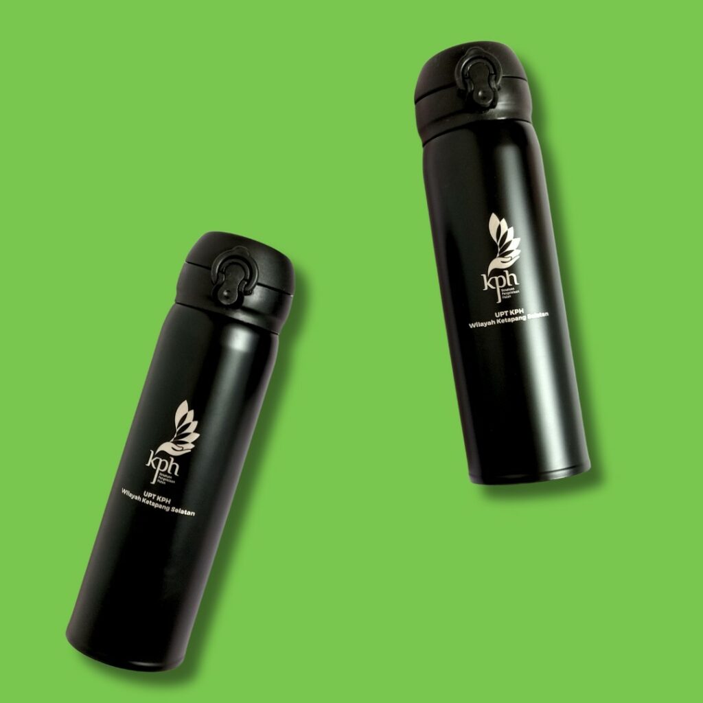 11 Rekomendasi Hadiah Doorprize Bermanfaat untuk Acara Kantor Icon Botol Tumbler Berbahan Stainless Steel Dengan Tutup Flip dan Logo Perusahaan