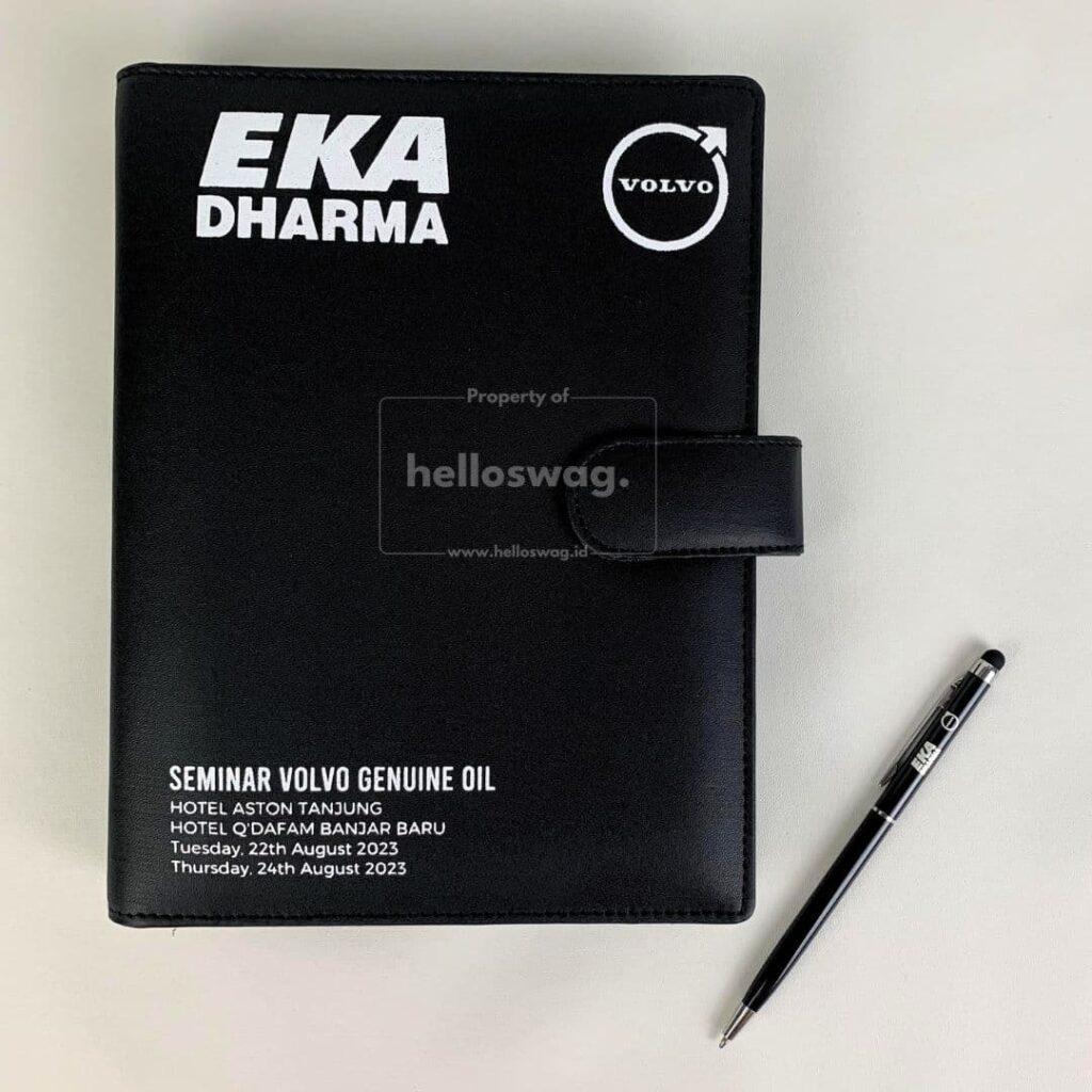 11 Rekomendasi Hadiah Doorprize Bermanfaat untuk Acara Kantor Seminar Kit Berisi Buku Agenda dan Pulpen Dengan Custom Logo Perusahaan Untuk Souvenir 4